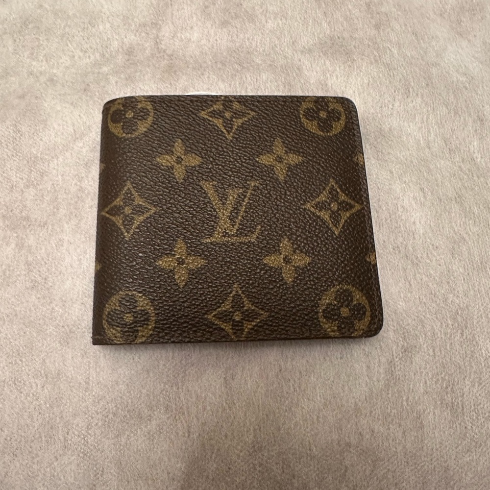 Louis Vuitton Mens Bifold Wallet